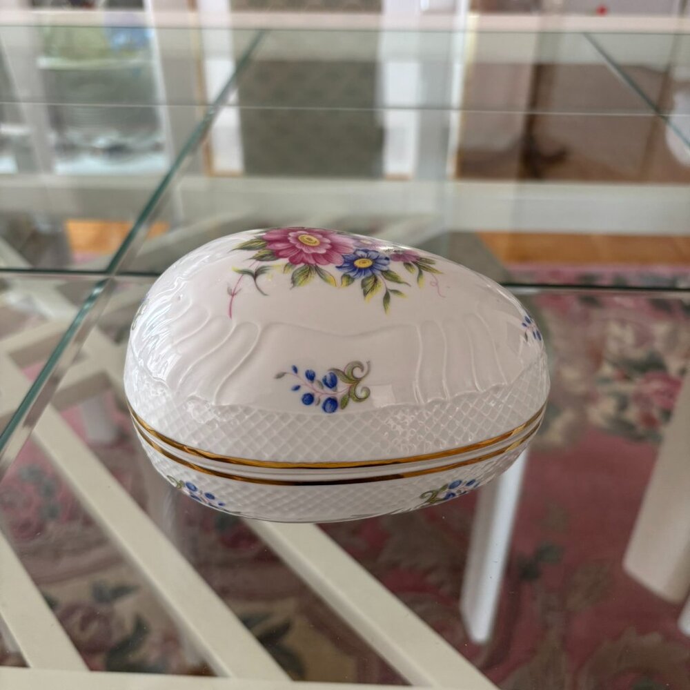 Hollohaza Hungary Lidded Trinket Box Egg Oval Porcelain 3" x 2"